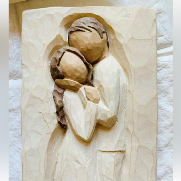 “ In Love’s Embrace “ Willow Tree Figurine By Susan Lordi - Picture 4 of 7